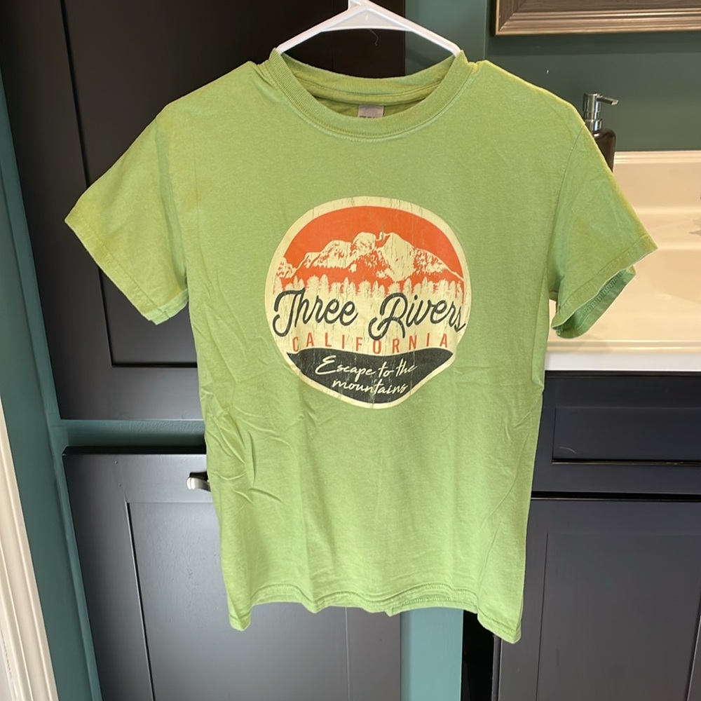 Gildan Three Rivers Cali tshirt - Picture 2 of 4